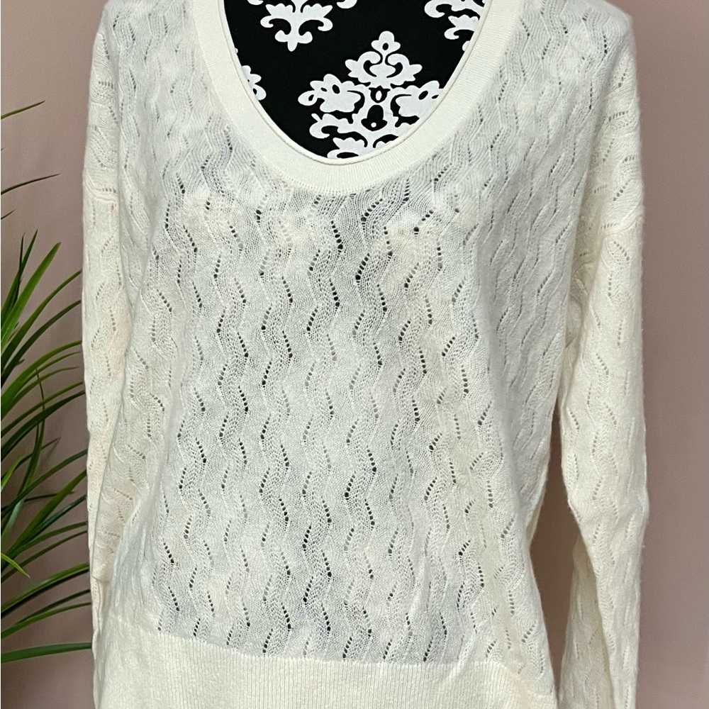 CLUB MONACO 100% Cashmere Ecru Sweater